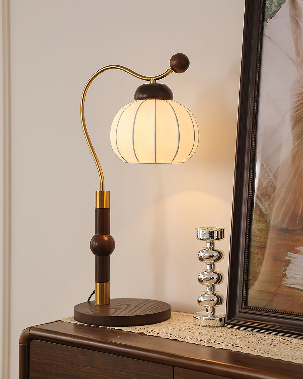 Zyran Tischlampe aus Holz und Seide im Retro-Stil