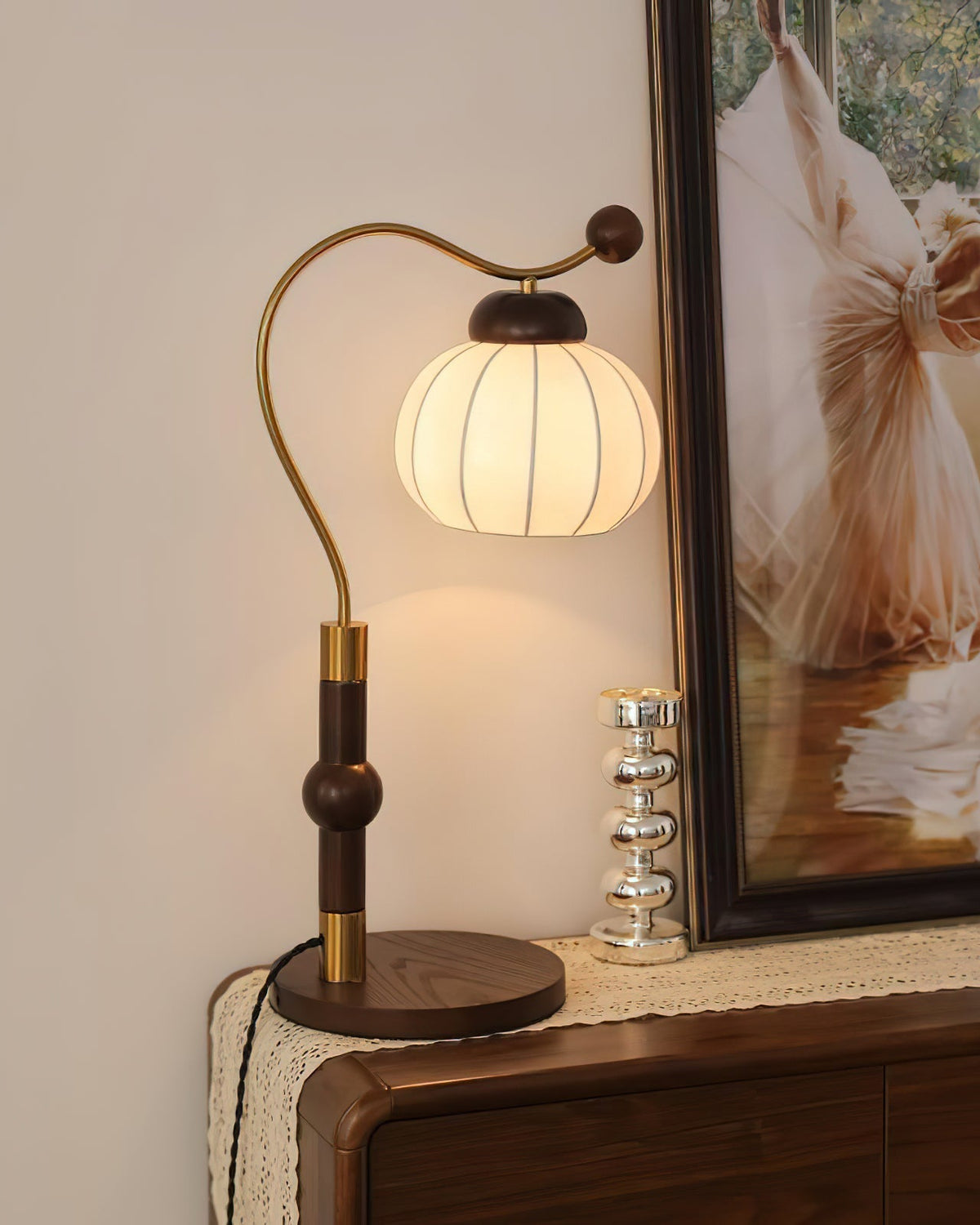 Zyran Tischlampe aus Holz und Seide im Retro-Stil