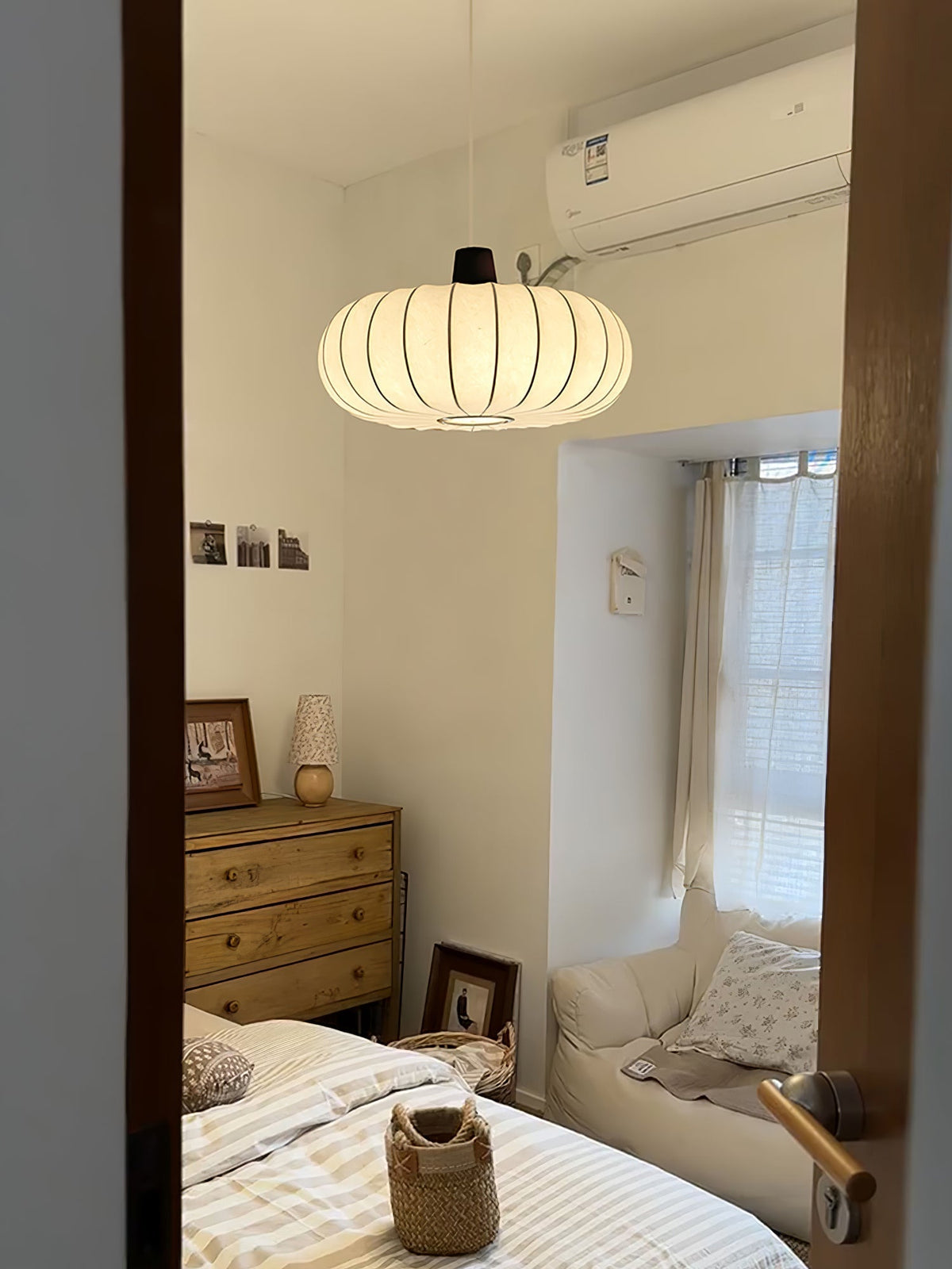 Aldeelia Pendelleuchte aus Seide und Holz im Retro-Stil