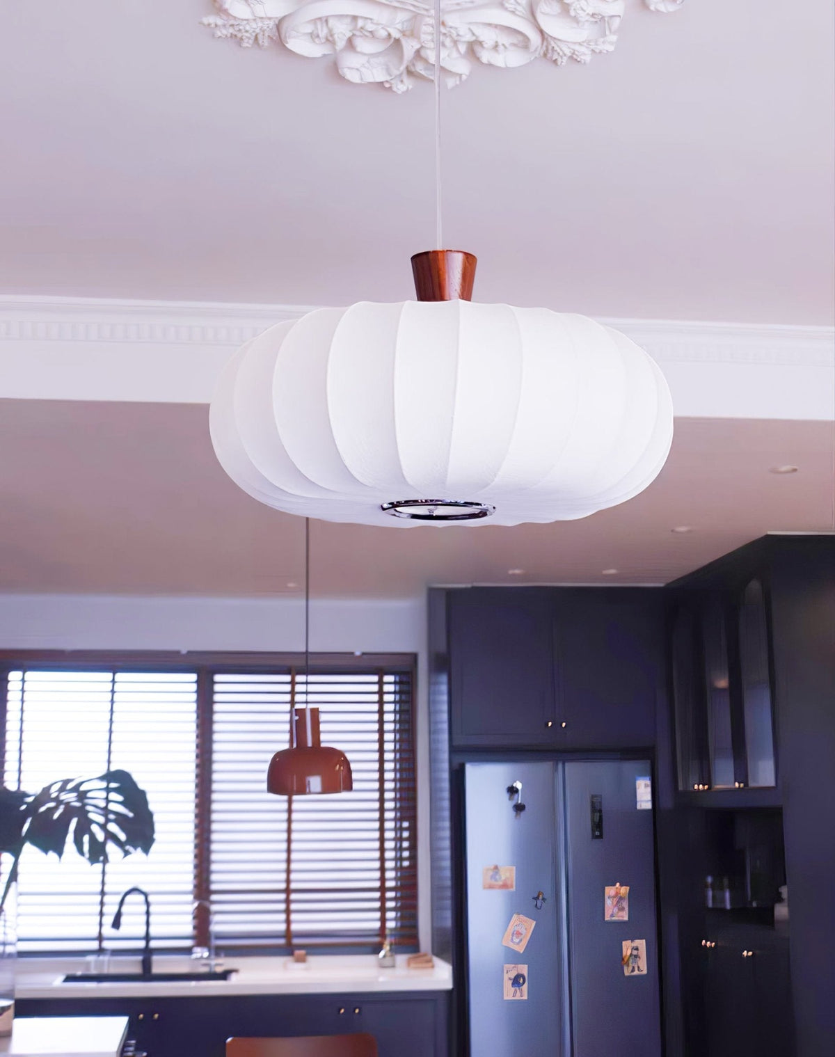 Aldeelia Pendelleuchte aus Seide und Holz im Retro-Stil
