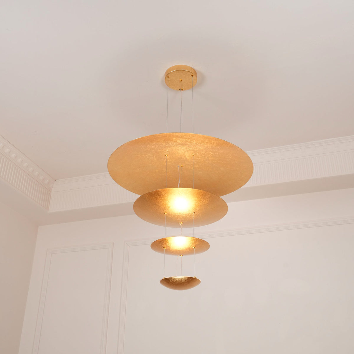 Phelion mehrschichtige Pendelleuchte aus Goldfolie
