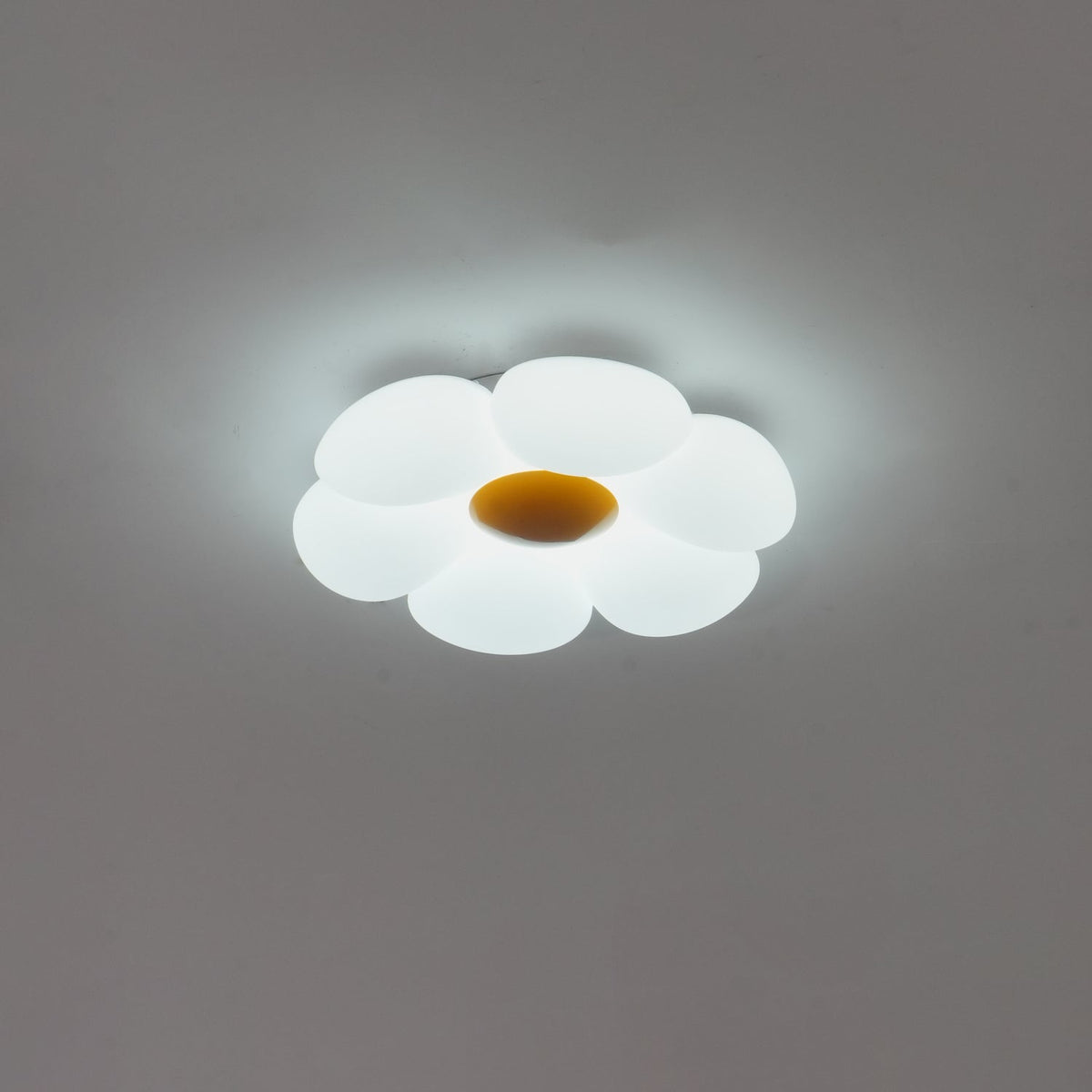 Liorinella Deckenleuchte Sechsstreifen-Blumenform Eleganter Charme für Kinderzimmer