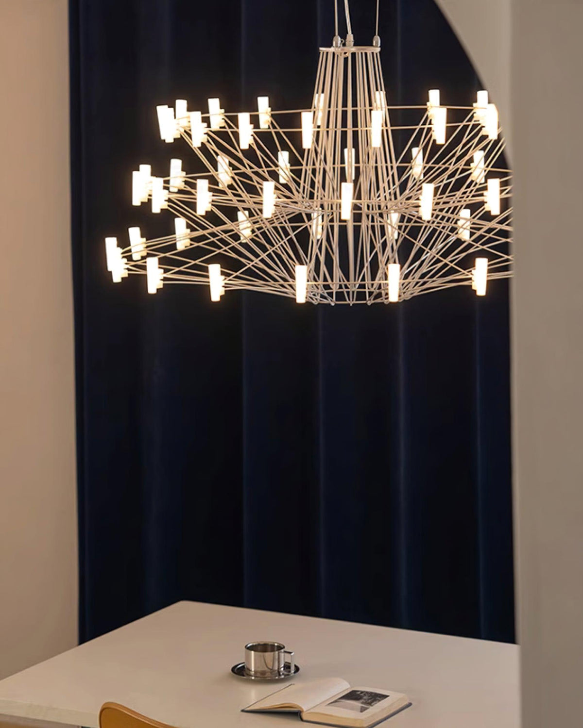 Orinenine Kronleuchter Sky Ballet aus Edelstahl und Acryl im modernen Stil