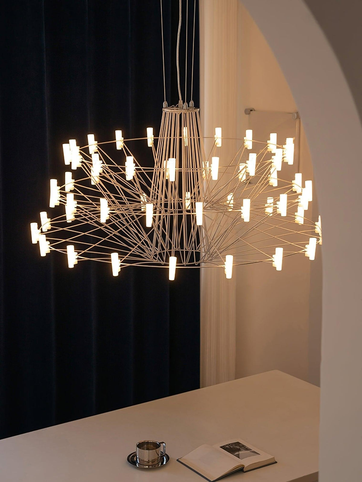 Orinenine Kronleuchter Sky Ballet aus Edelstahl und Acryl im modernen Stil