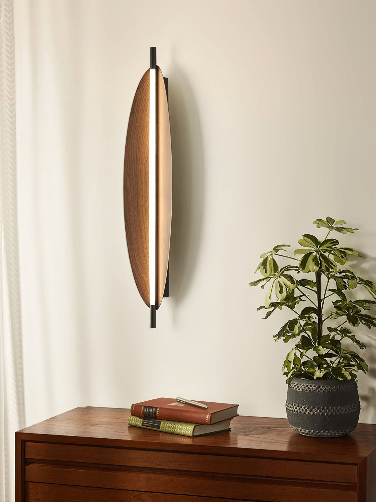 Orsoriel zeitgenössische minimalistische schlanke Platte-Wandleuchte