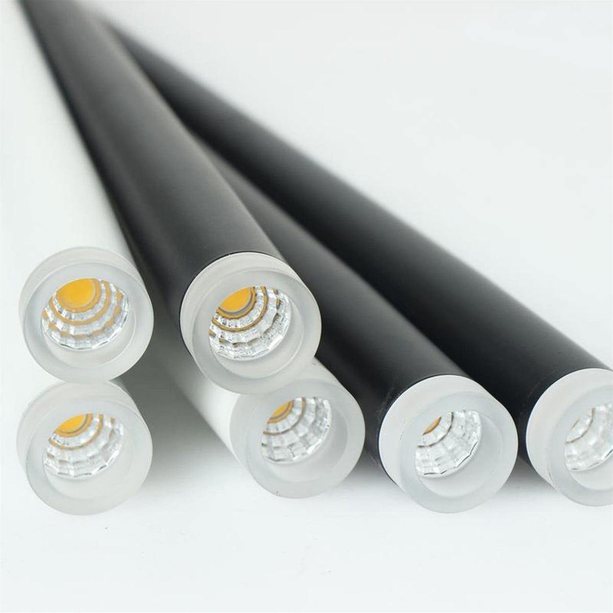 Reveno Kronleuchter Slender Cone Linear Schwarz Minimalistisch