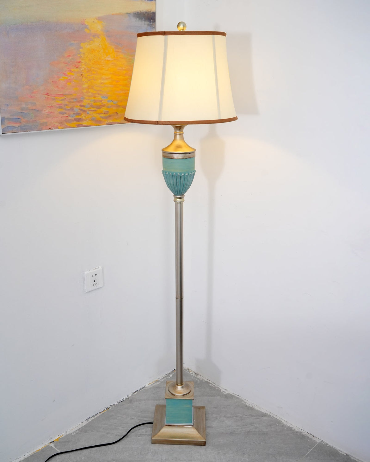 Niraaya Vintage Kunstharz Stehleuchte
