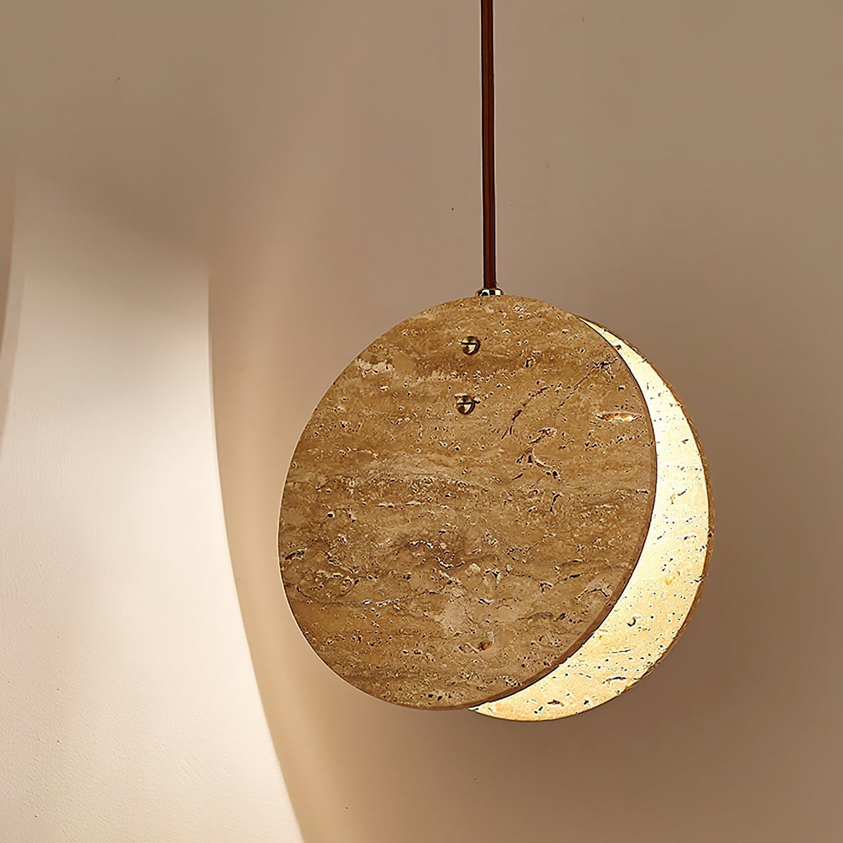 Sern Crescent Travertine Pendelleuchte