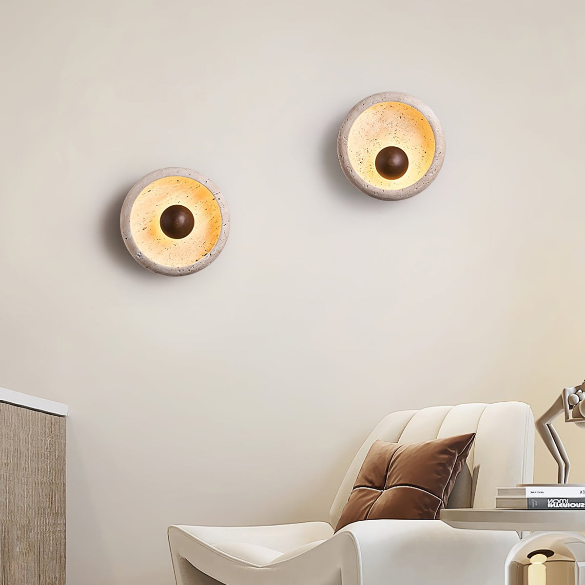 Serinaria Orb-Shaped Travertine Wandleuchte