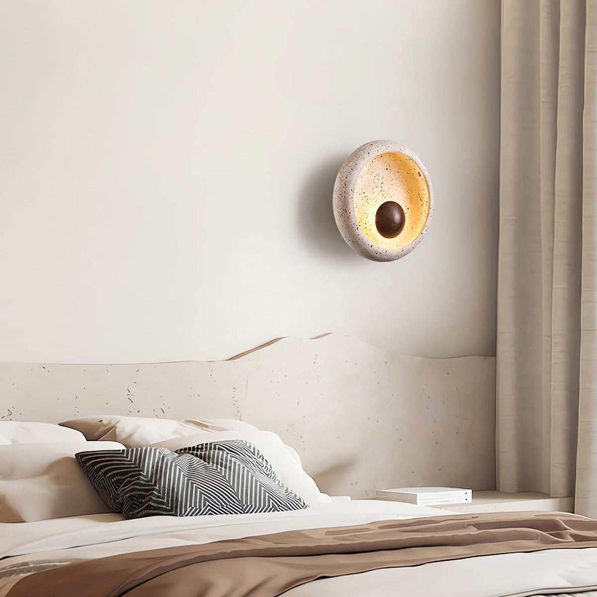 Serinaria Orb-Shaped Travertine Wandleuchte