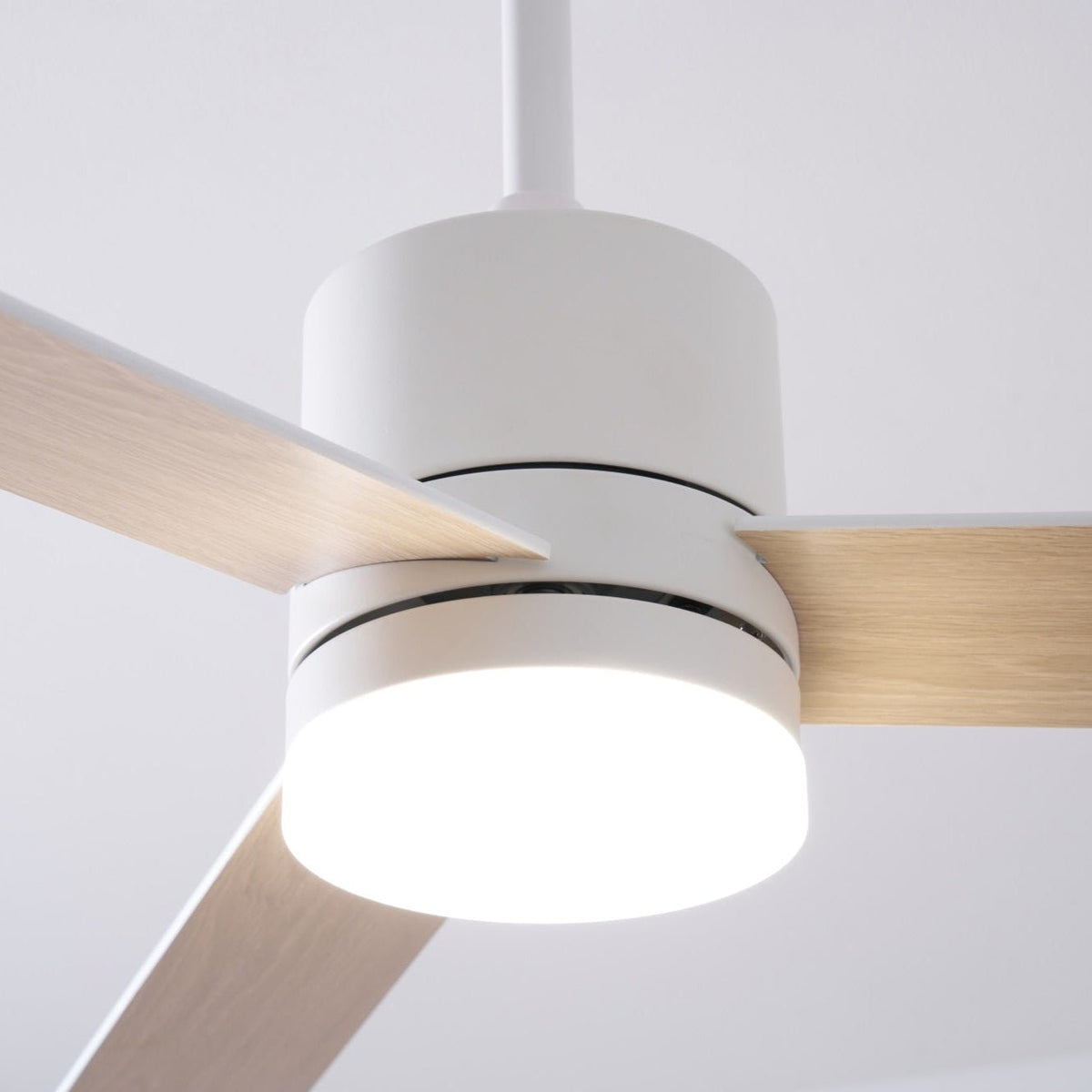 Virainian Deckenventilator mit Beleuchtung