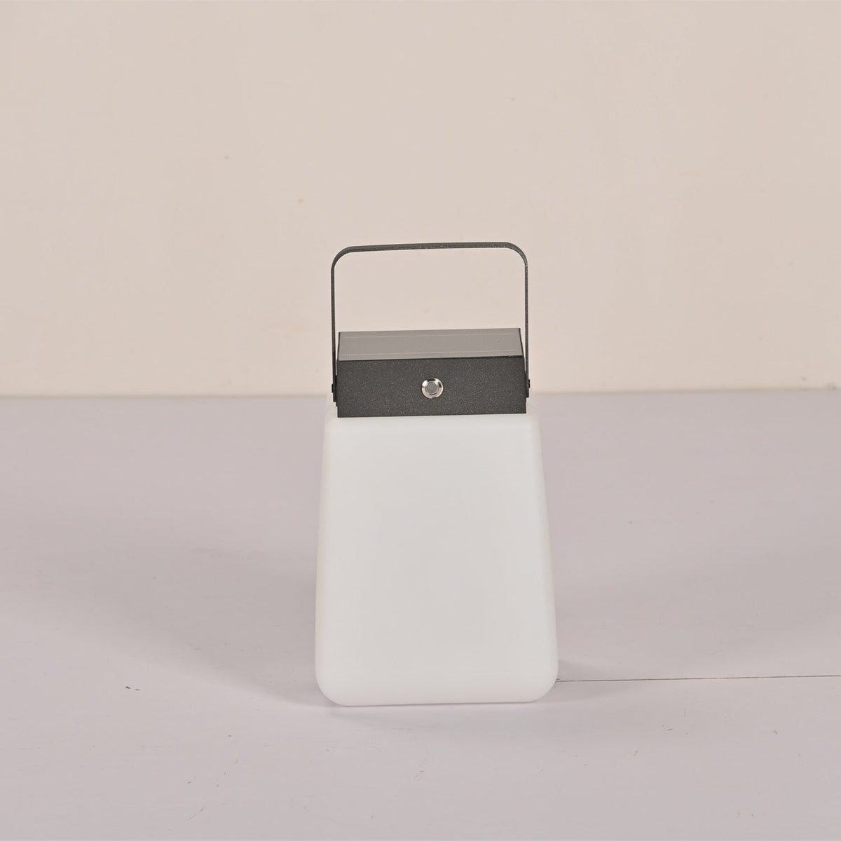 Dillon Minimalistische Außenleuchte aus PE
