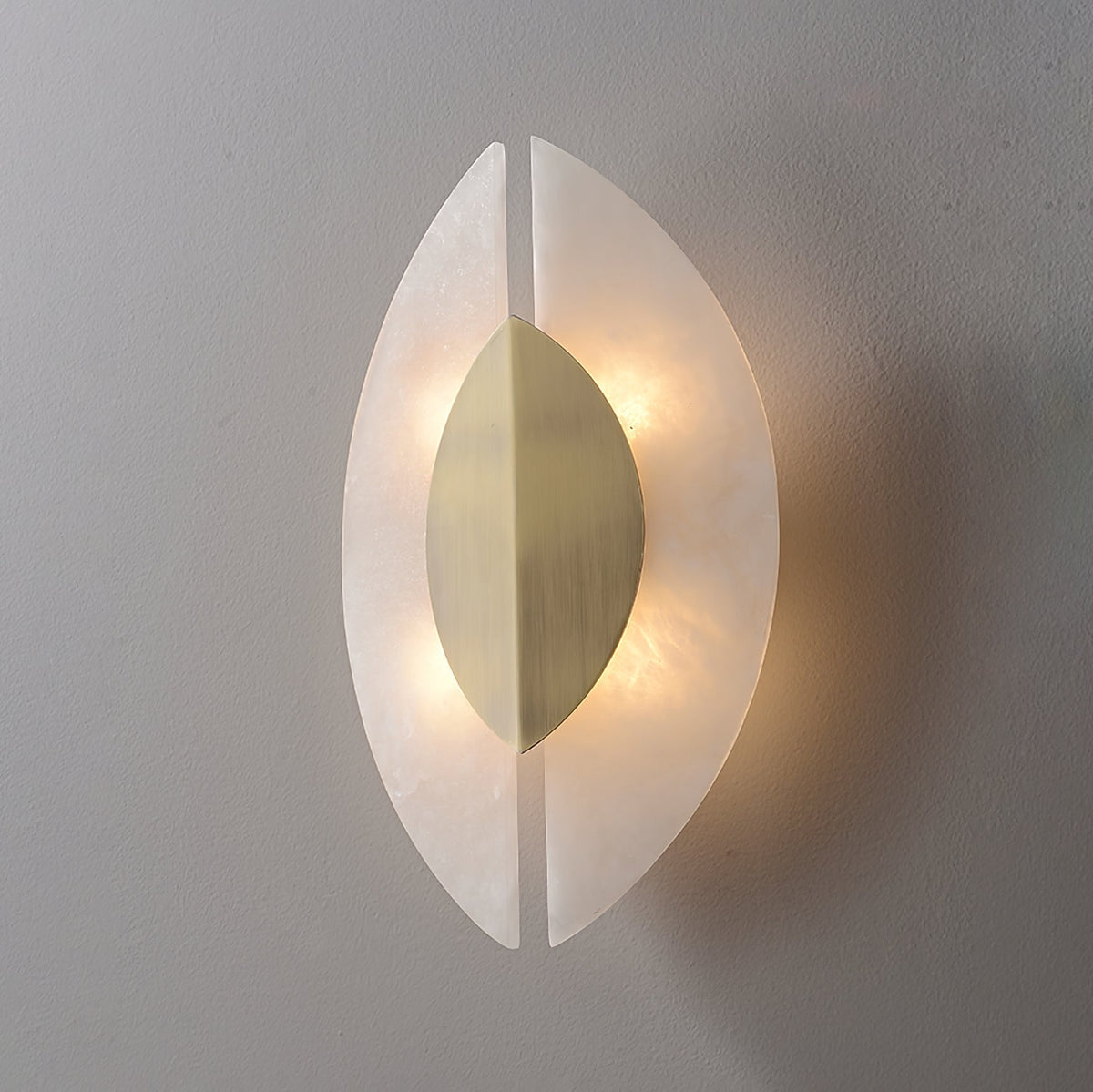 Avenanise Alabaster-Wandleuchte