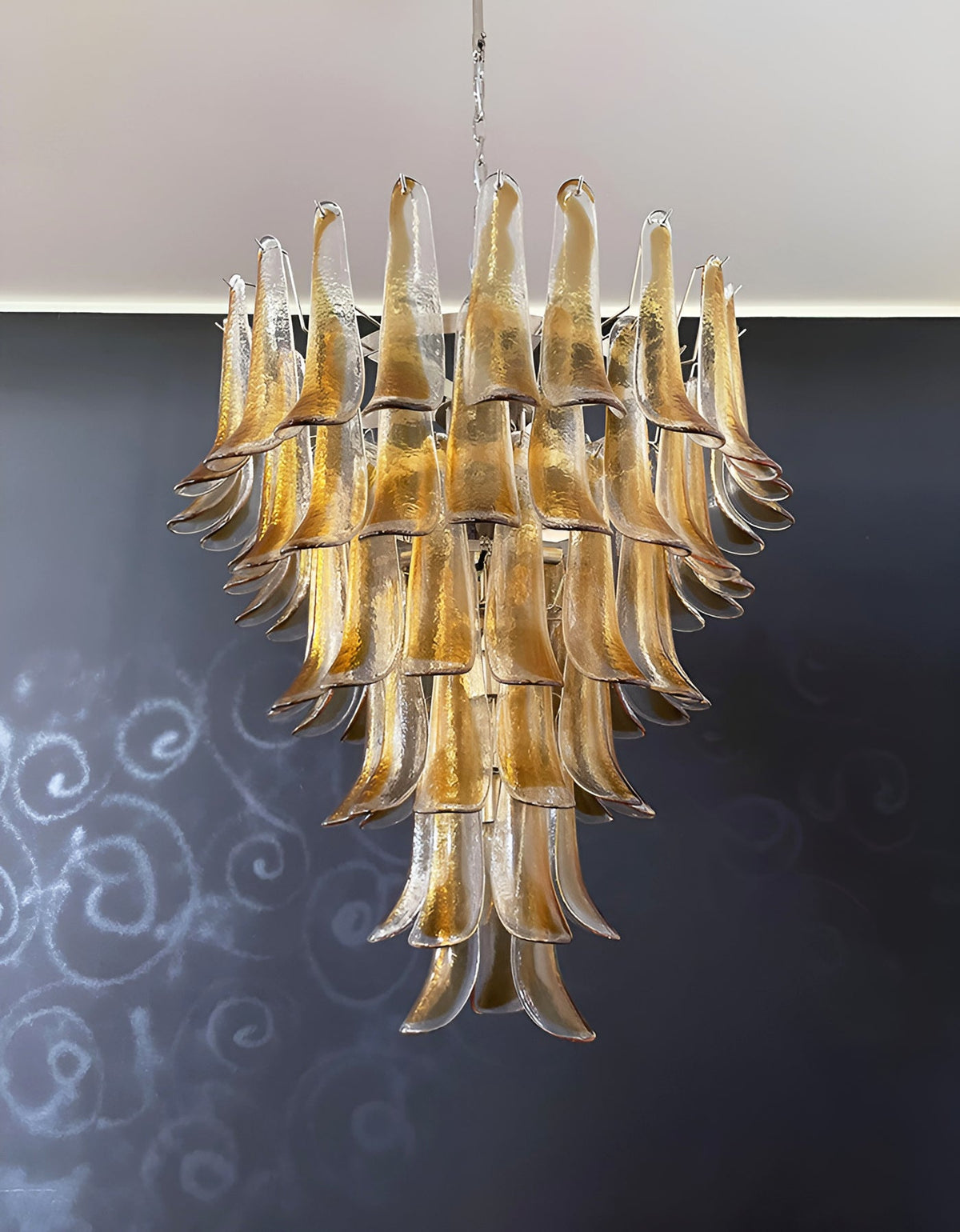 Liorenaine Kronleuchter Kronleuchte aus bernsteinfarbenem Glas in Petalenform mit mehreren Schichten luxuriös