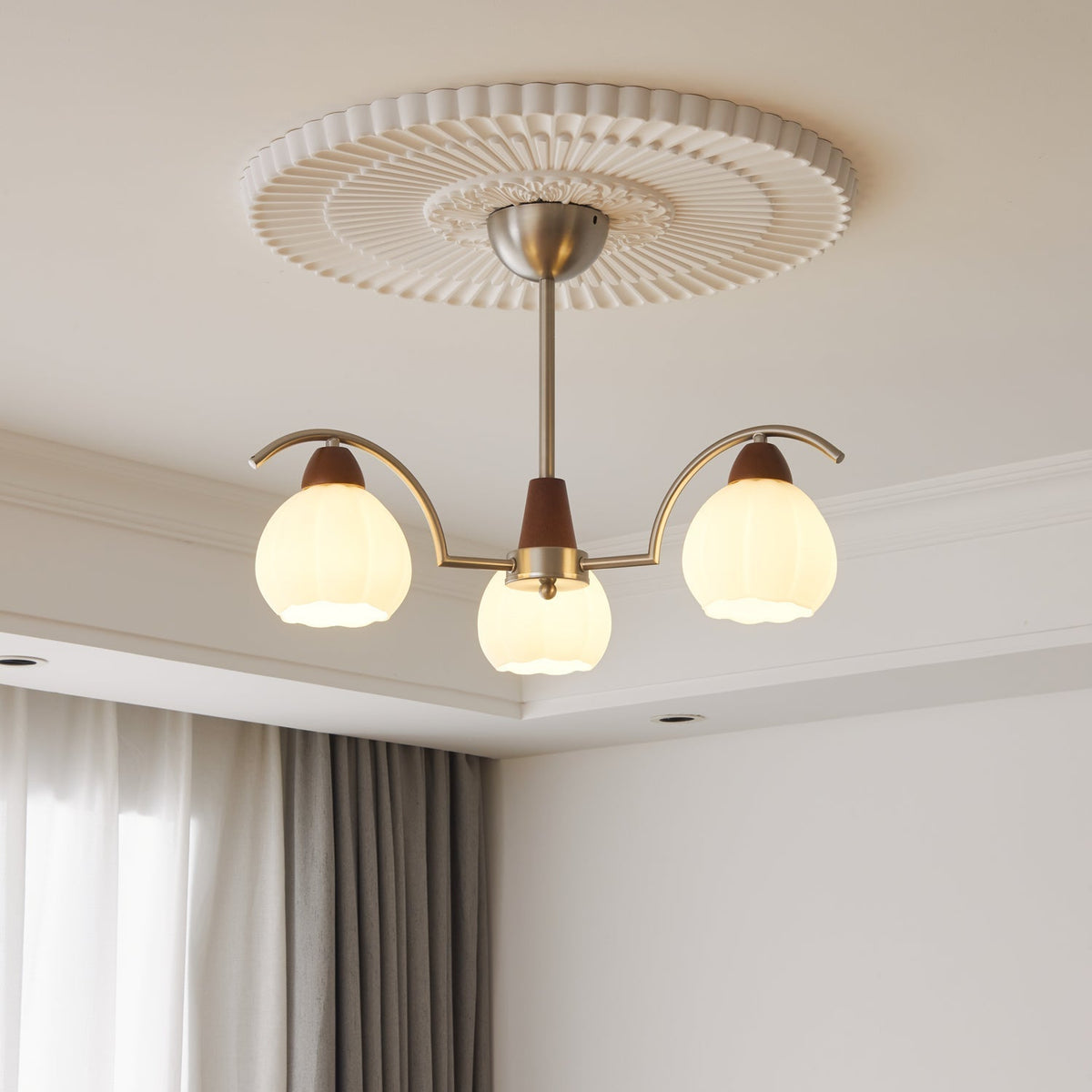 Ilaeiel Kronleuchter Traditionelle Eleganz Blüte Holz Glas