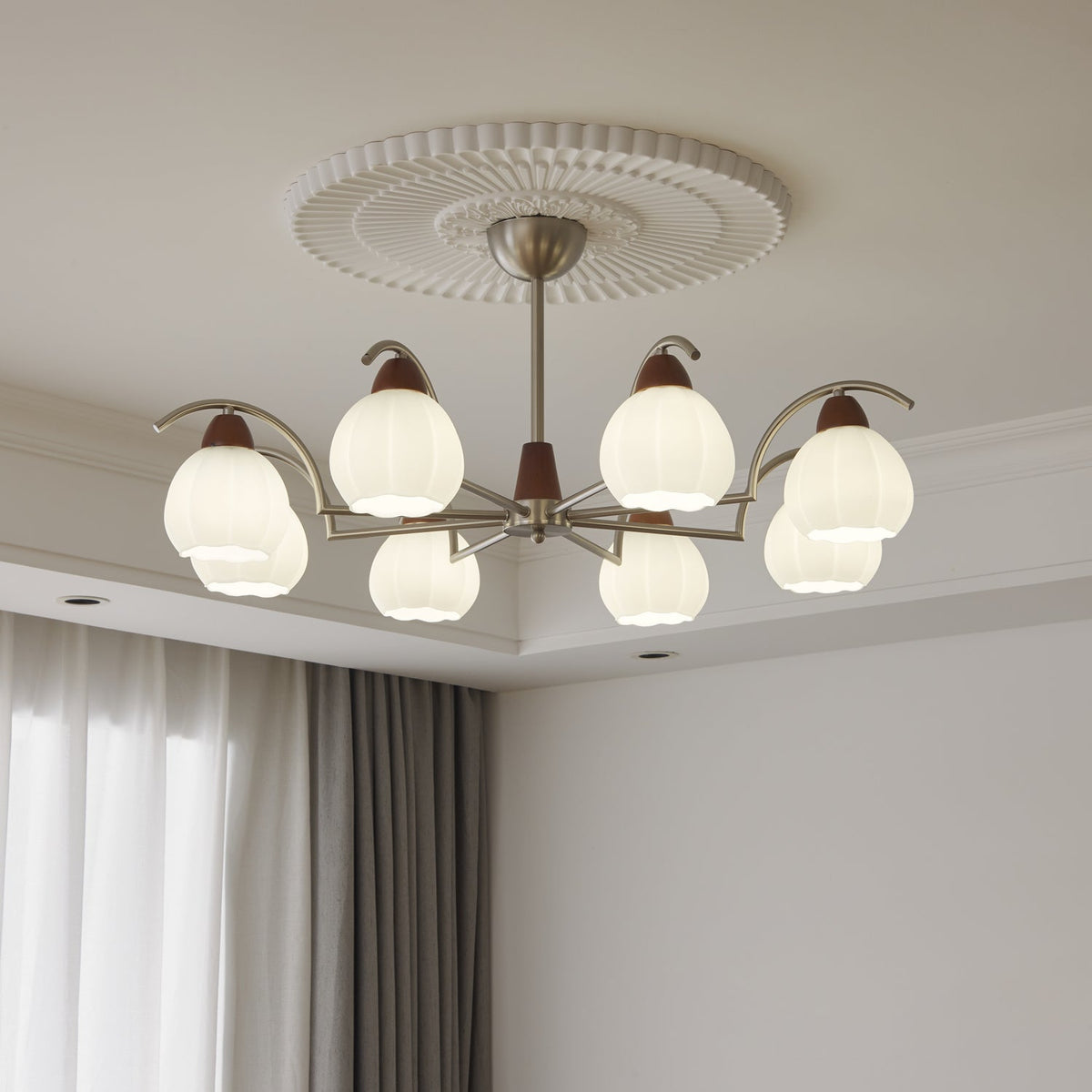 Ilaeiel Kronleuchter Traditionelle Eleganz Blüte Holz Glas