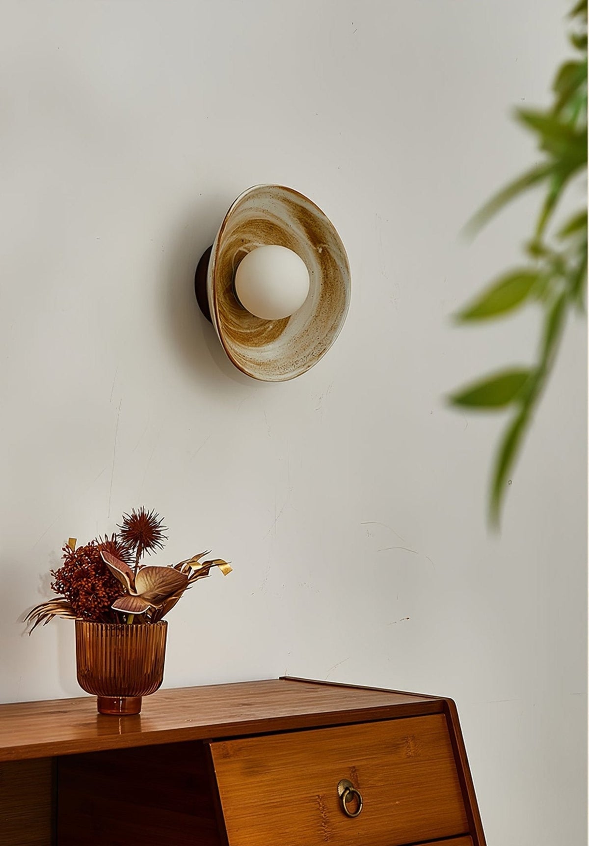 Solune zeitgenössische minimalistische Wandleuchte aus Glas und Holz