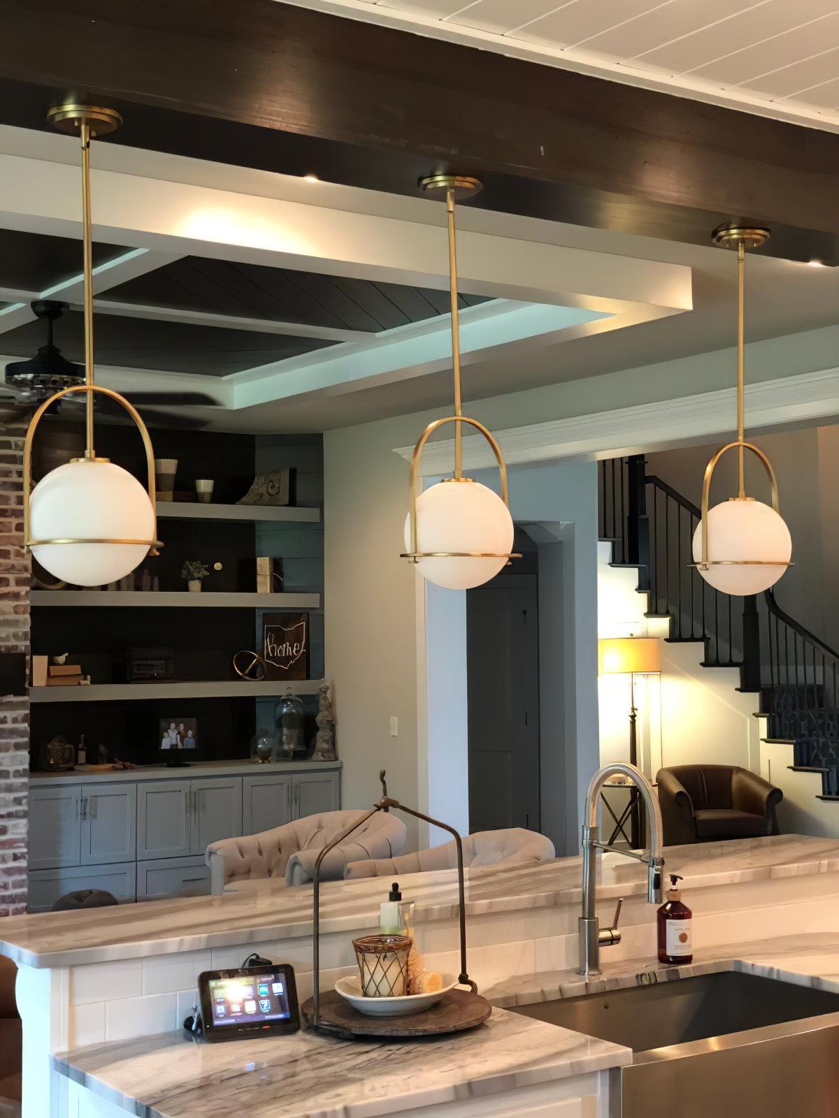 Brandonis moderne Pendelleuchte aus Glas
