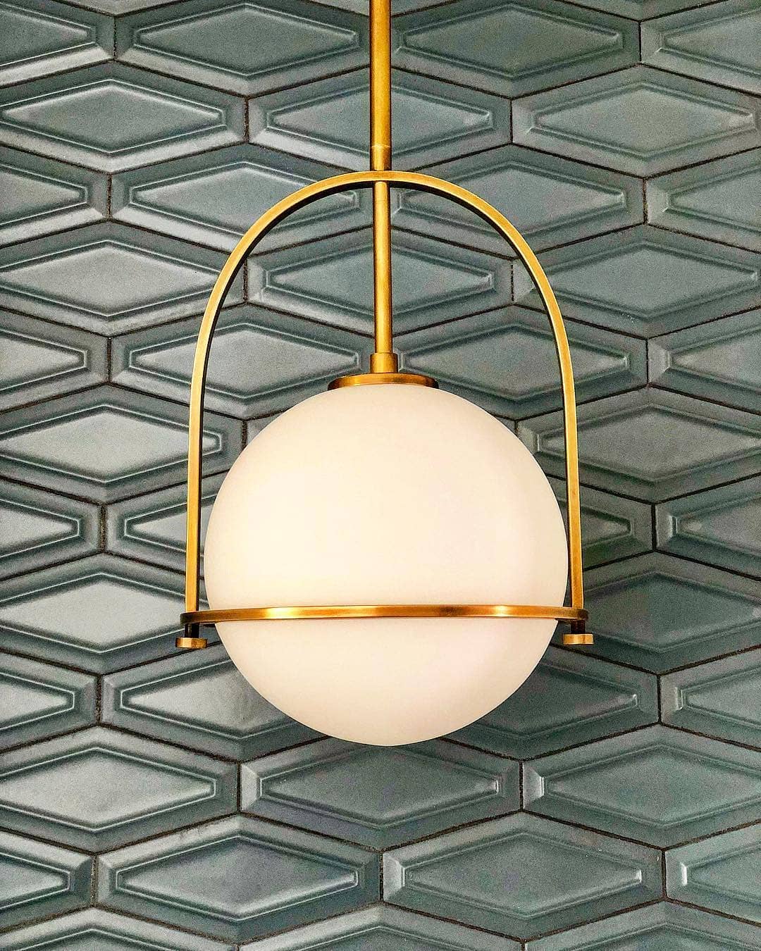 Brandonis moderne Pendelleuchte aus Glas