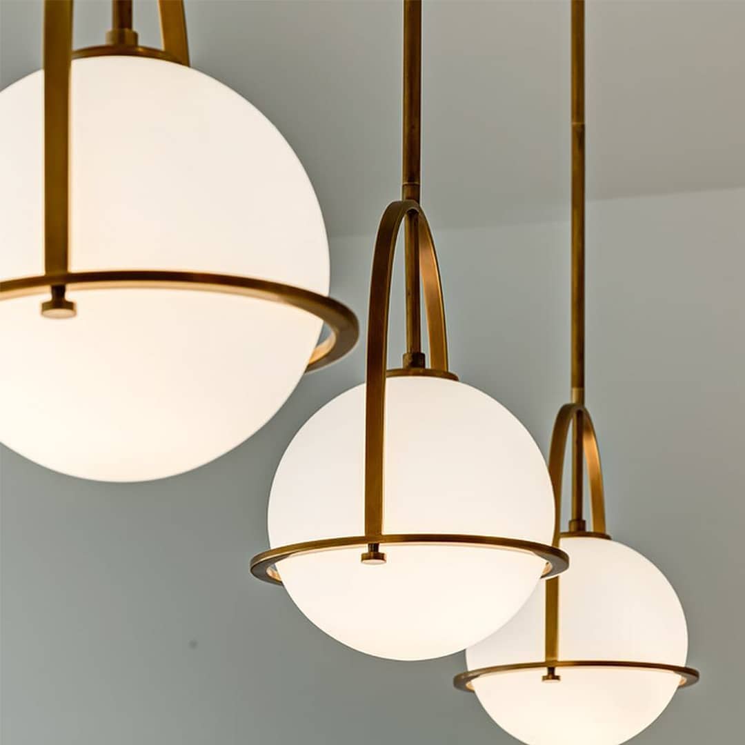Brandonis moderne Pendelleuchte aus Glas