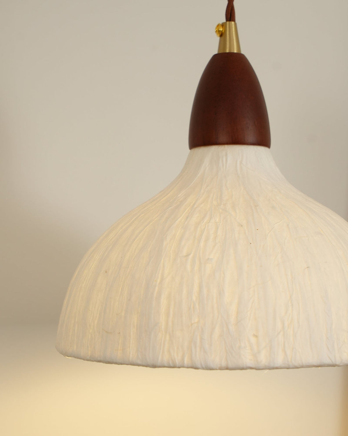 Vitheos Elegance Walnuss-Holz Wandleuchte in natürlicher Farbe