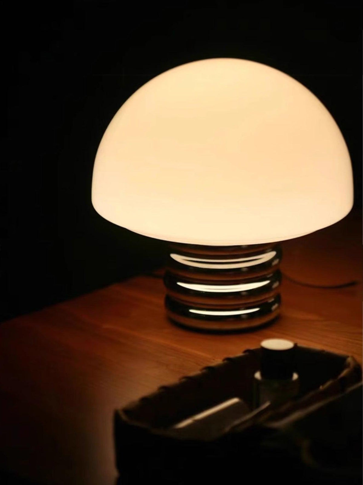 Ortvin Minimalistische Tischleuchte aus Glas