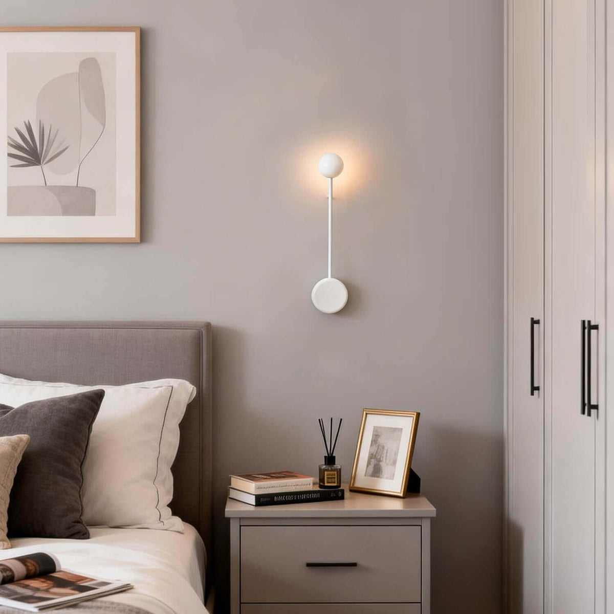 Sphere-on-Stem LED Wandleuchte