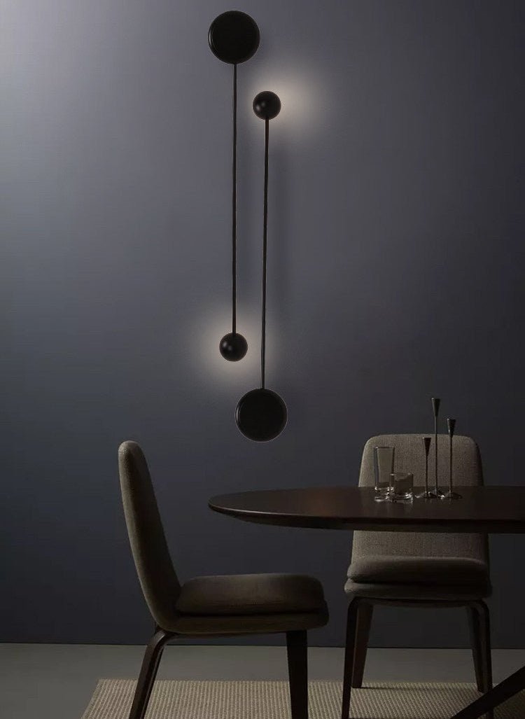 Sphere Wandleuchte mit LED-Stiel