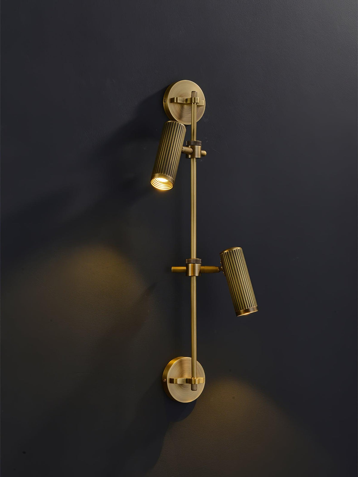 Kirixel Industrielle Wandleuchte aus Messing
