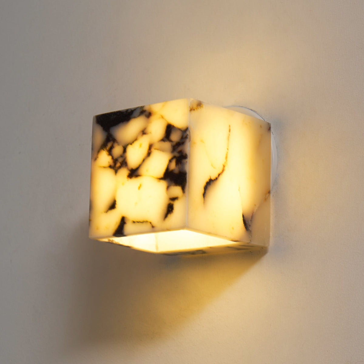 Neranina Marmor-Wandleuchte