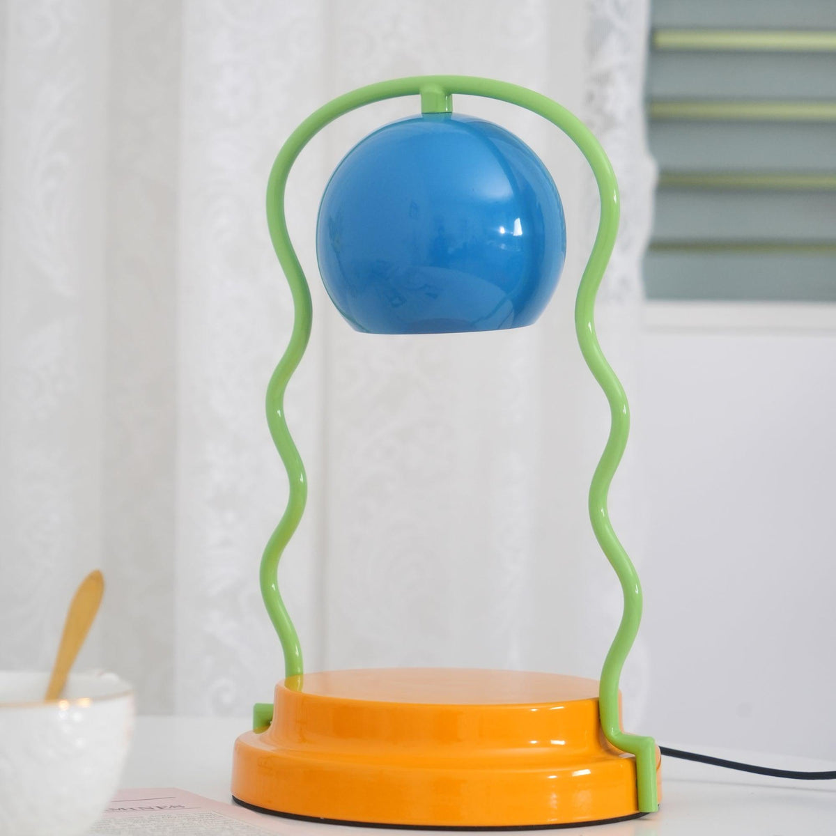 Eurphaos Spielerische Tischlampe