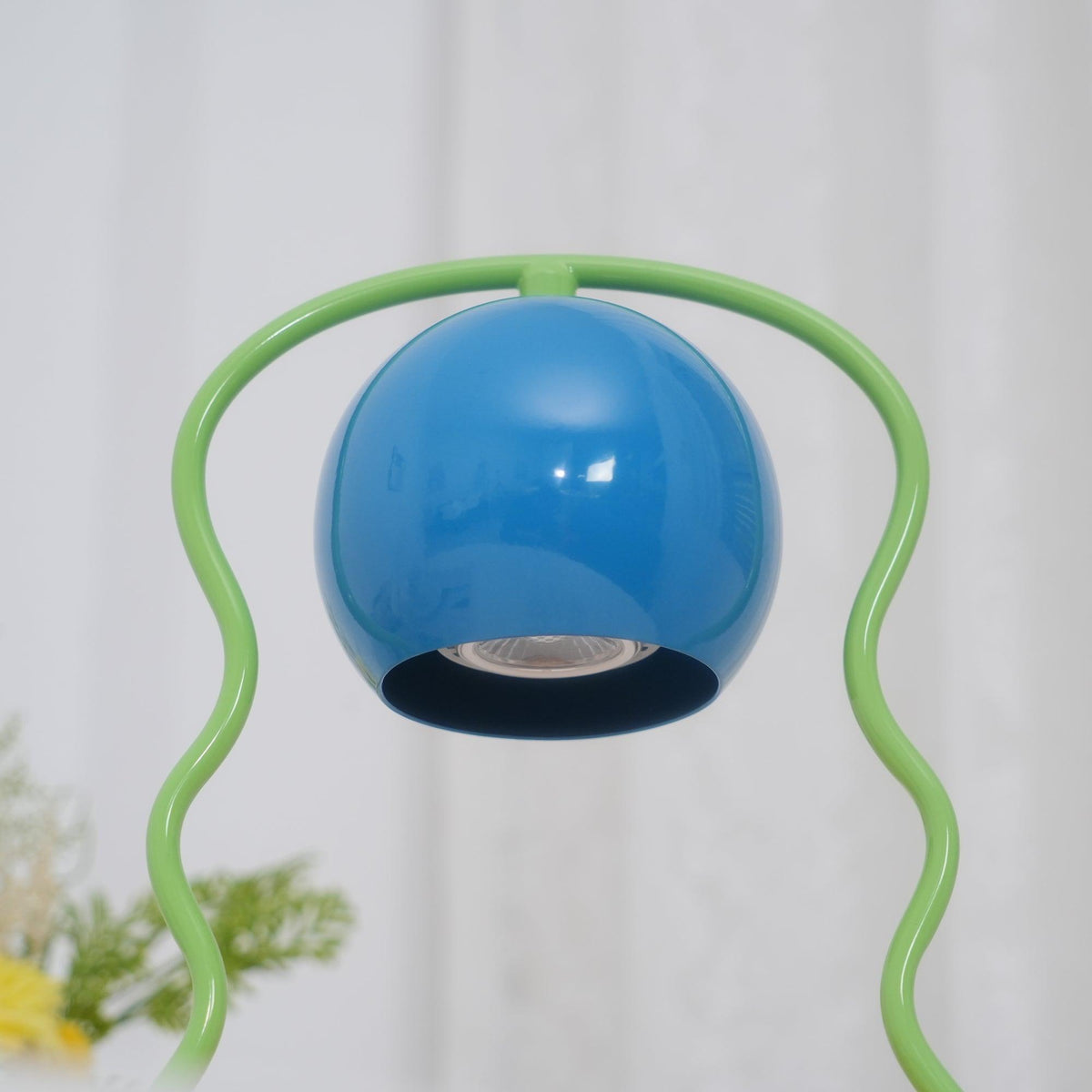 Eurphaos Spielerische Tischlampe