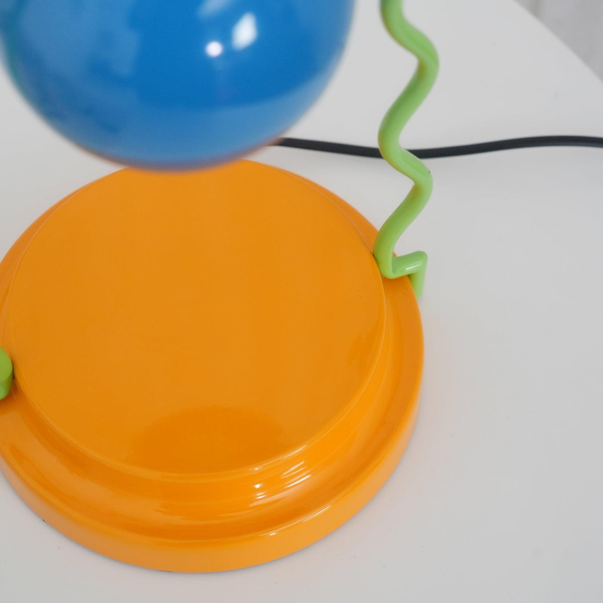 Eurphaos Spielerische Tischlampe