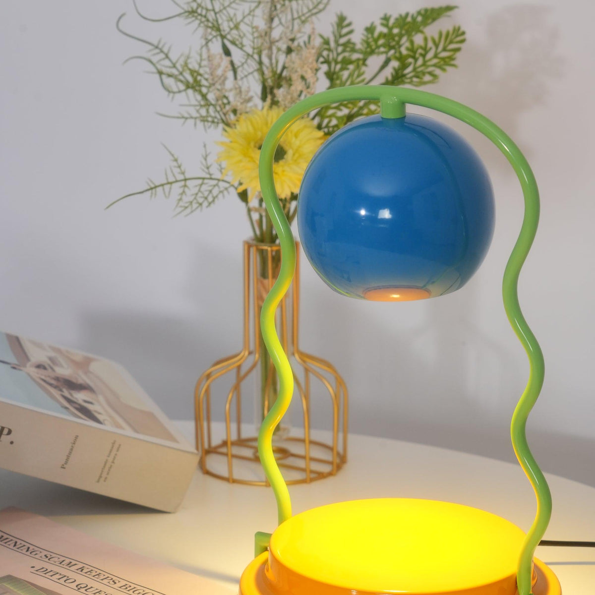 Eurphaos Spielerische Tischlampe