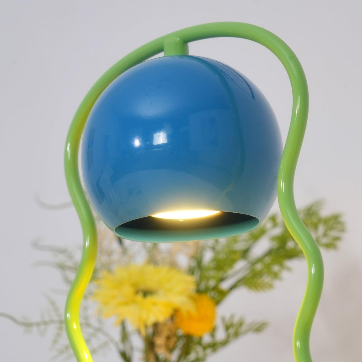 Eurphaos Spielerische Tischlampe
