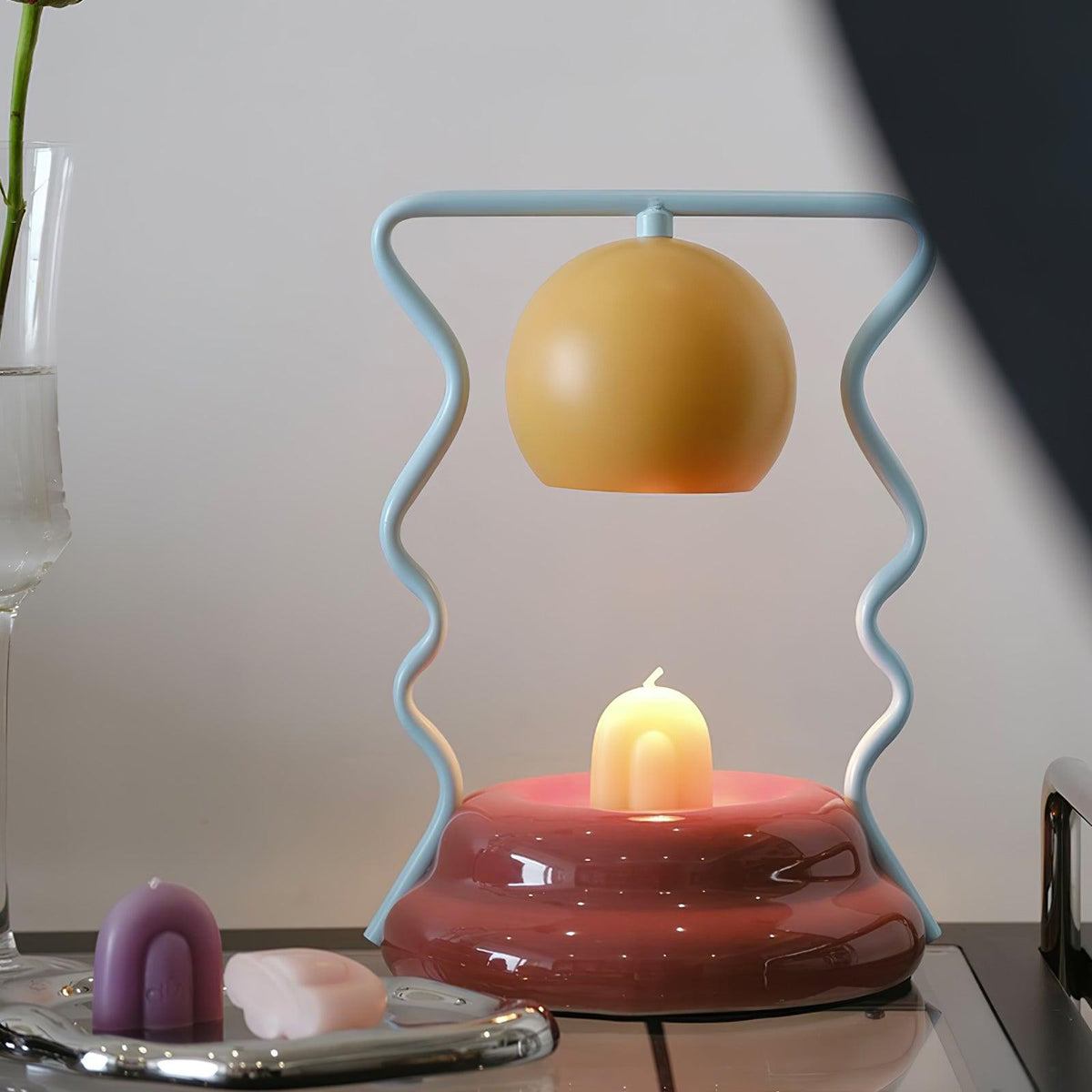 Eurphaos Spielerische Tischlampe