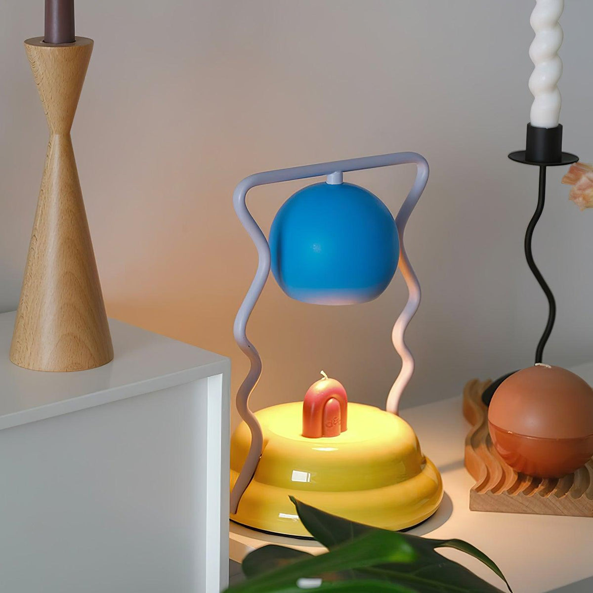 Eurphaos Spielerische Tischlampe