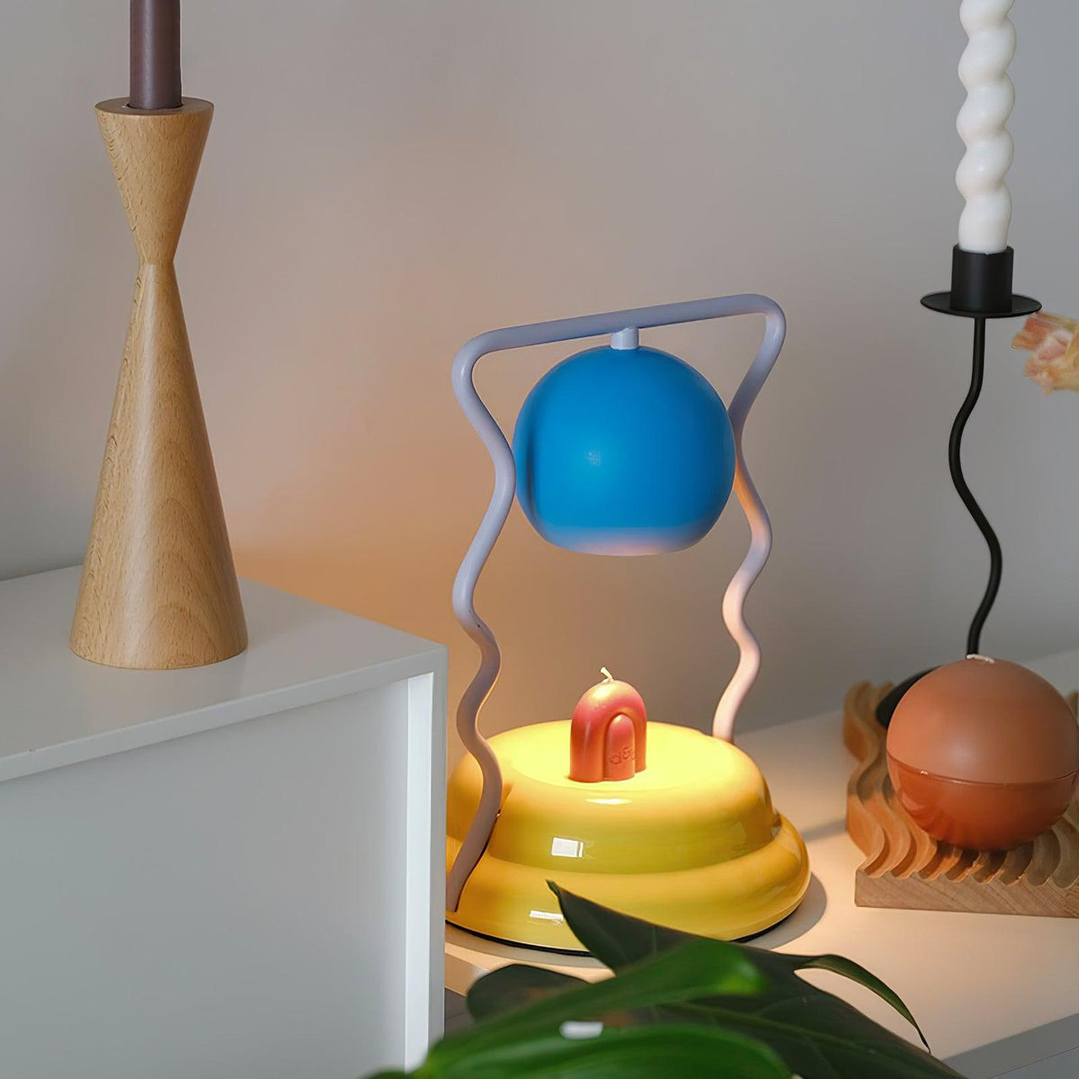 Eurphaos Spielerische Tischlampe