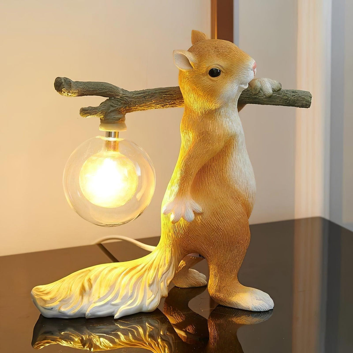 Squirrel Tischlampe