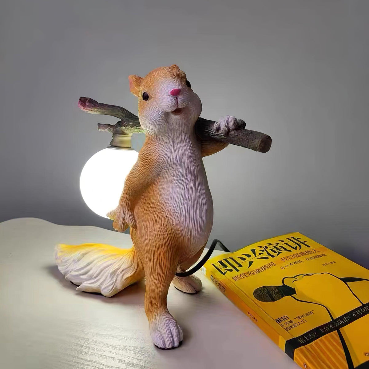 Squirrel Tischlampe