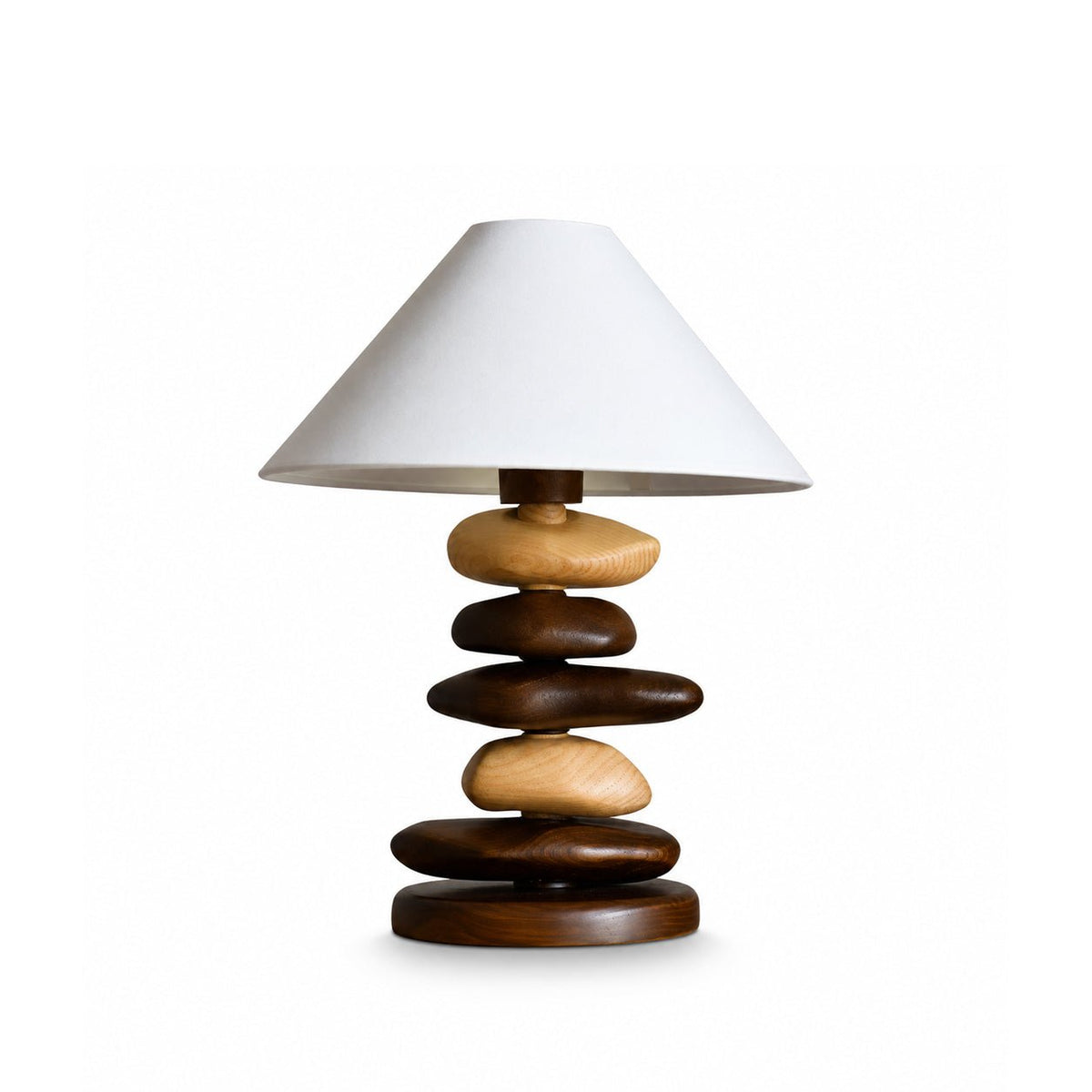 Stacked Tischlampe aus Holz in Kieselsteinform