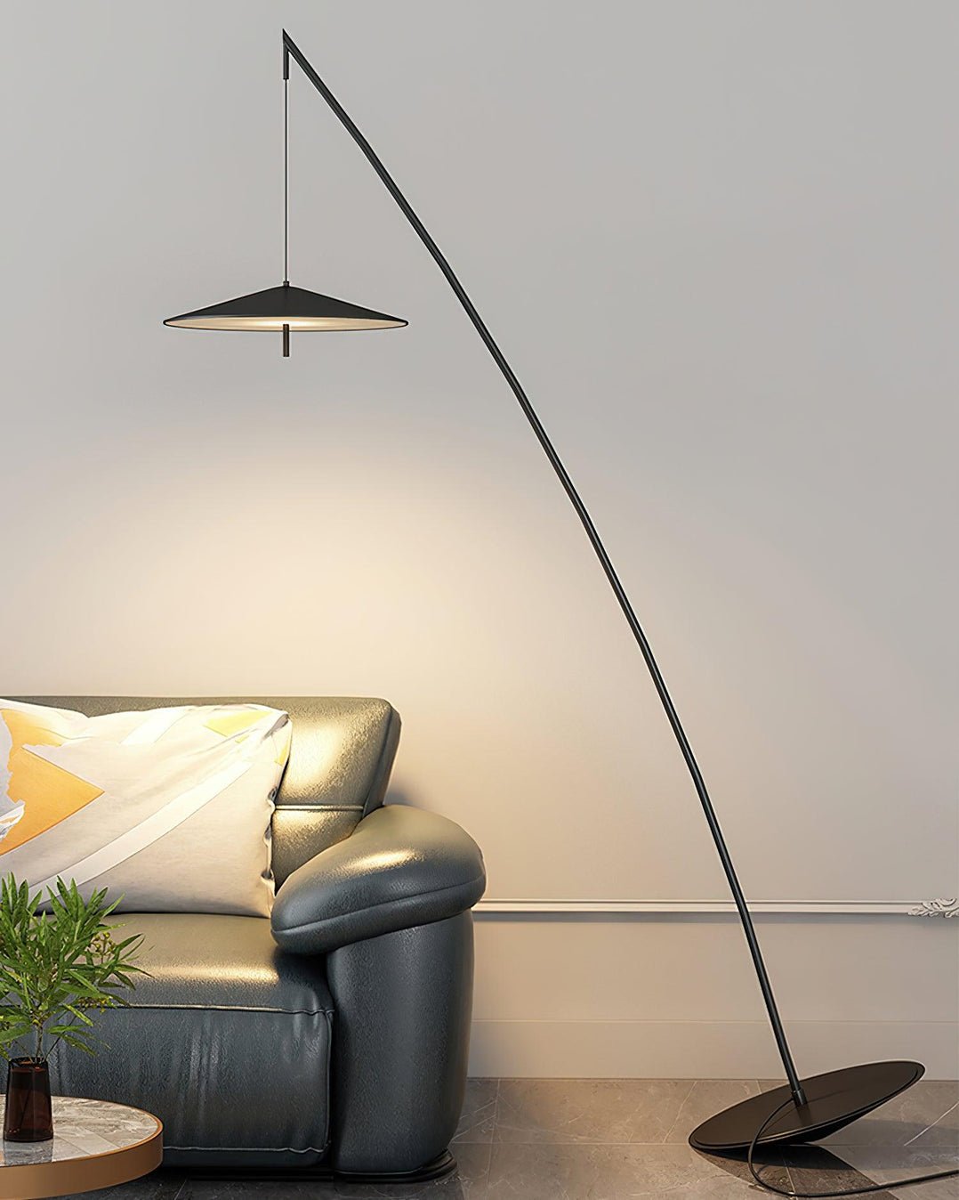 Arcana Schwarz Minimalistische Stehleuchte