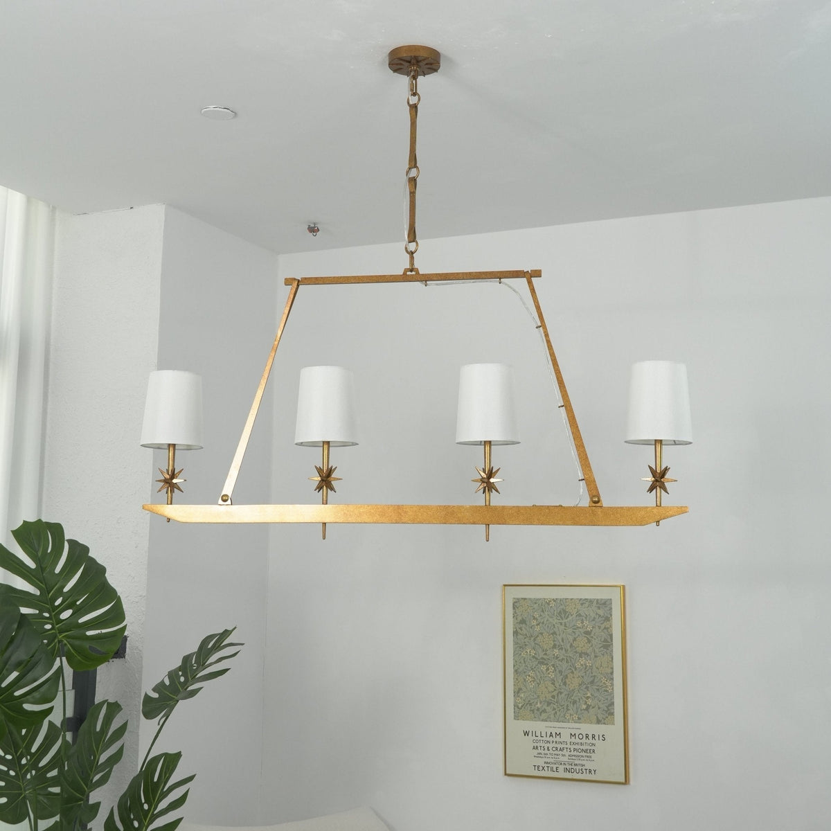 Lynve Kronleuchter Elegant Stellar Linear aus Messing