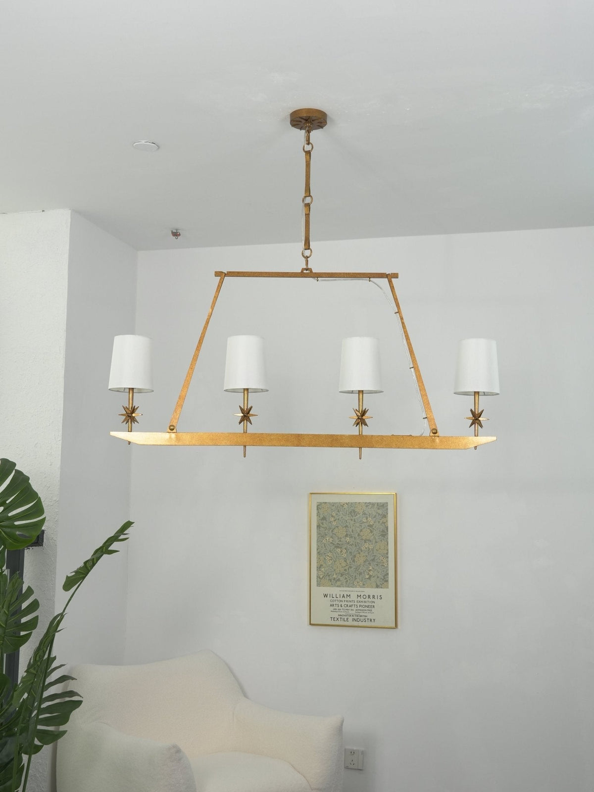 Lynve Kronleuchter Elegant Stellar Linear aus Messing