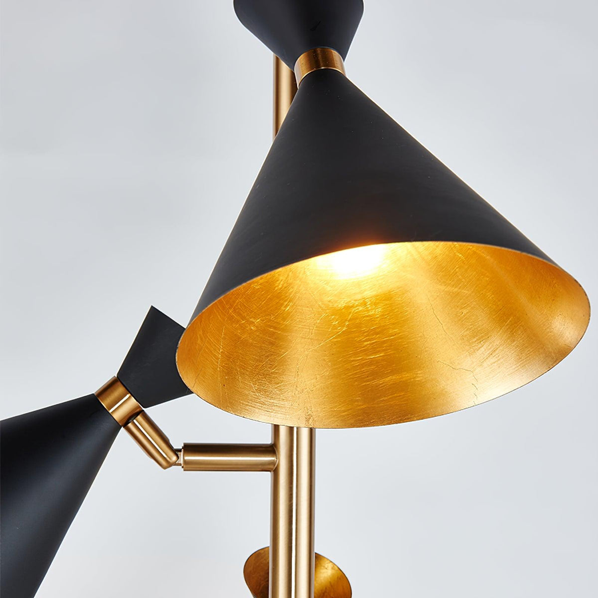 Solineria Gold & Schwarz Marmor Stehleuchte