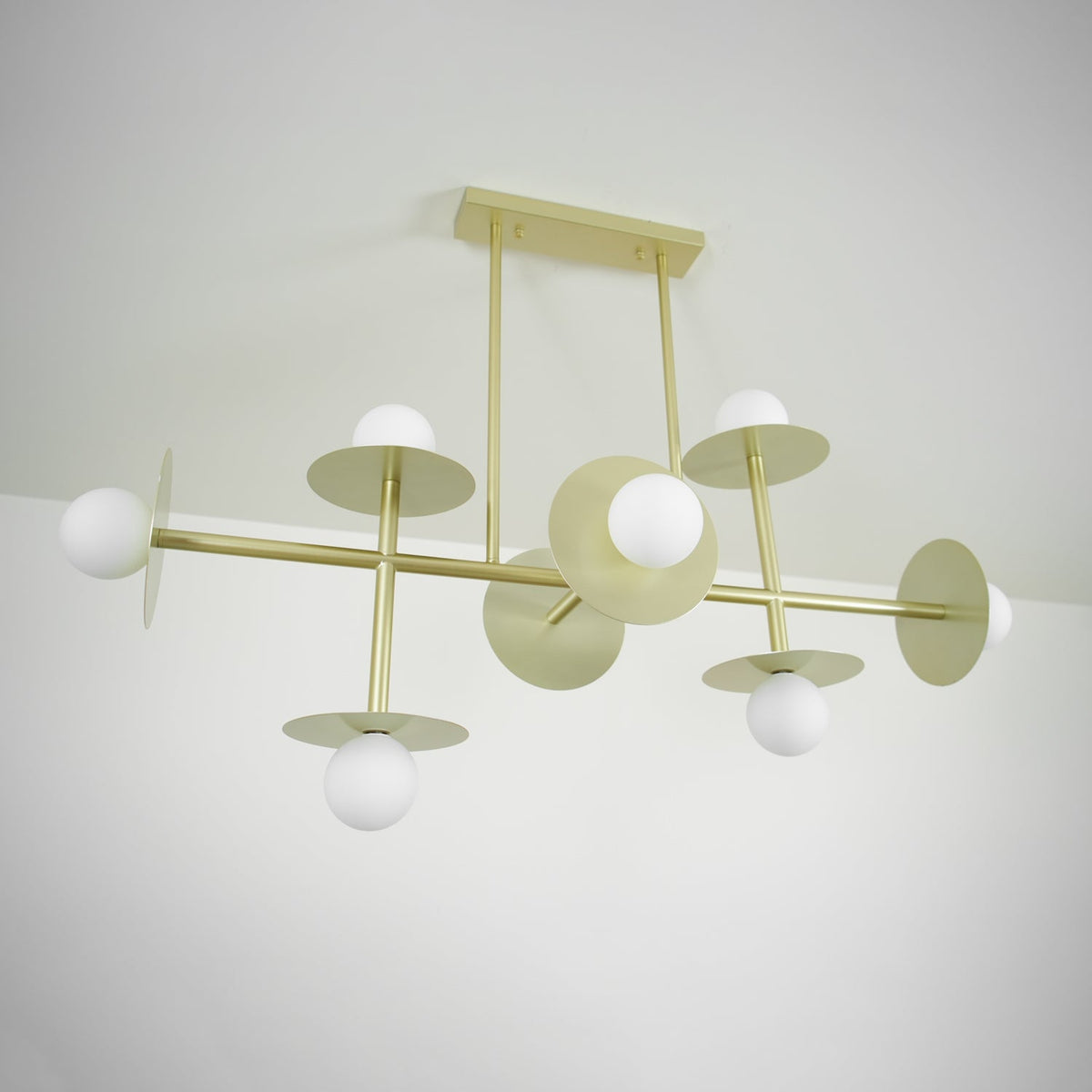 Celiissa Strada Kronleuchter aus Messing und Glas in geometrischer Form