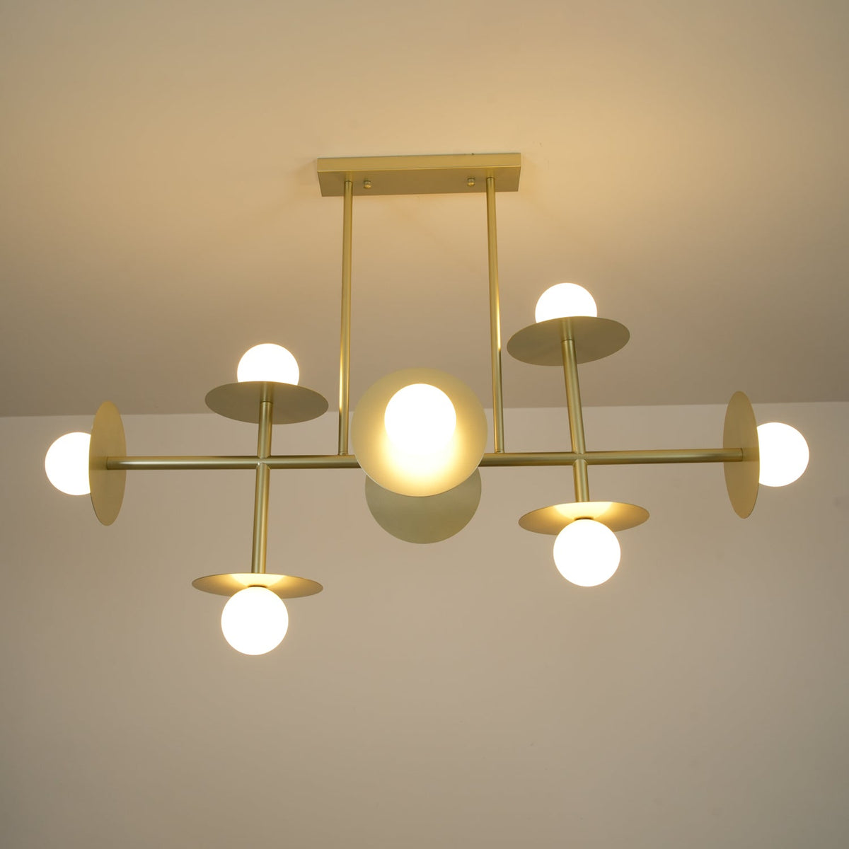 Celiissa Strada Kronleuchter aus Messing und Glas in geometrischer Form