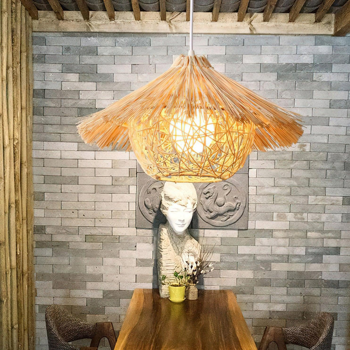 Sunell Rattan-Pendelleuchte in Strohhutform