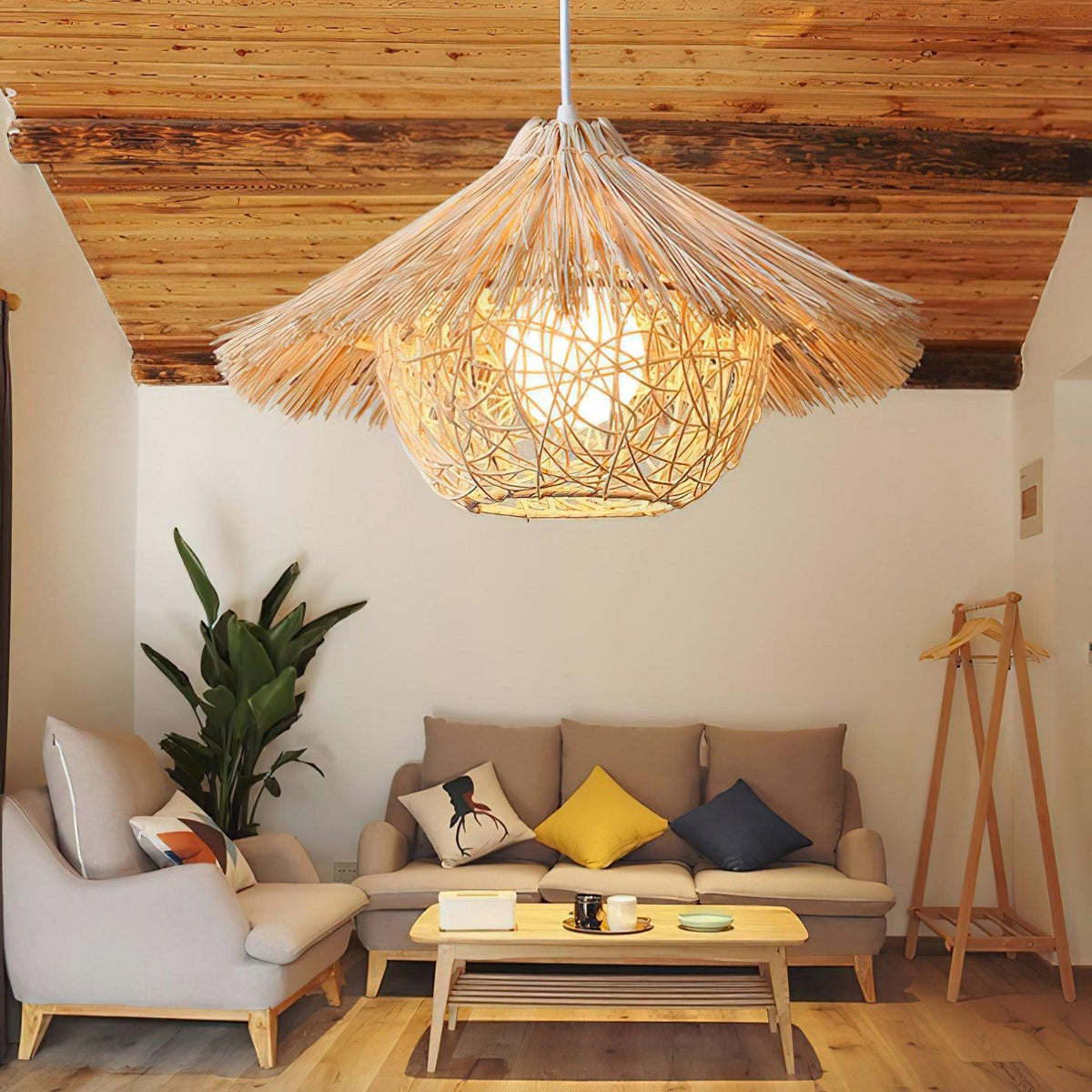 Sunell Rattan-Pendelleuchte in Strohhutform