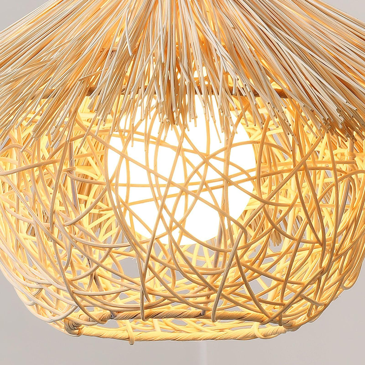 Sunell Rattan-Pendelleuchte in Strohhutform